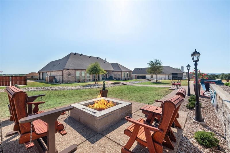 329 Kenyon Court, Granbury TX 76049 - Photo 11