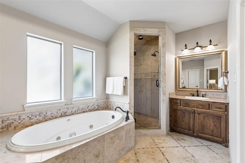 8523 Lakemont Drive, Dallas TX 75209 - Photo 32