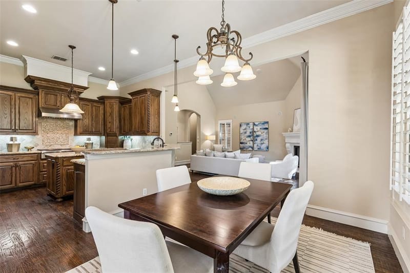 8523 Lakemont Drive, Dallas TX 75209 - Photo 9