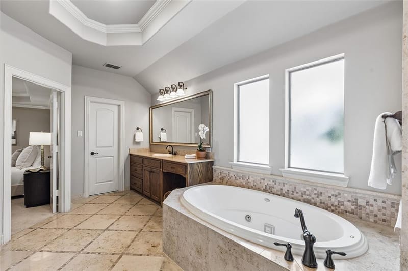 8523 Lakemont Drive, Dallas TX 75209 - Photo 33