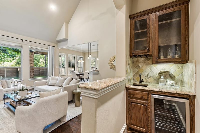 8523 Lakemont Drive, Dallas TX 75209 - Photo 15