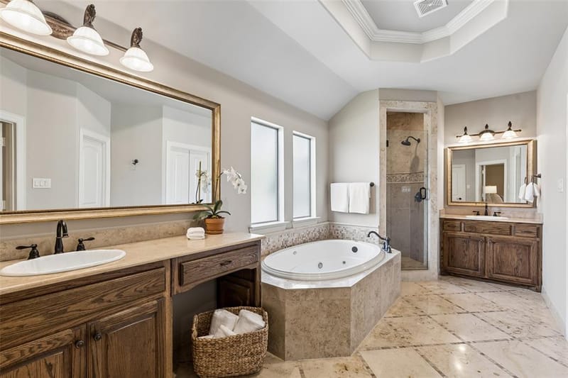 8523 Lakemont Drive, Dallas TX 75209 - Photo 31