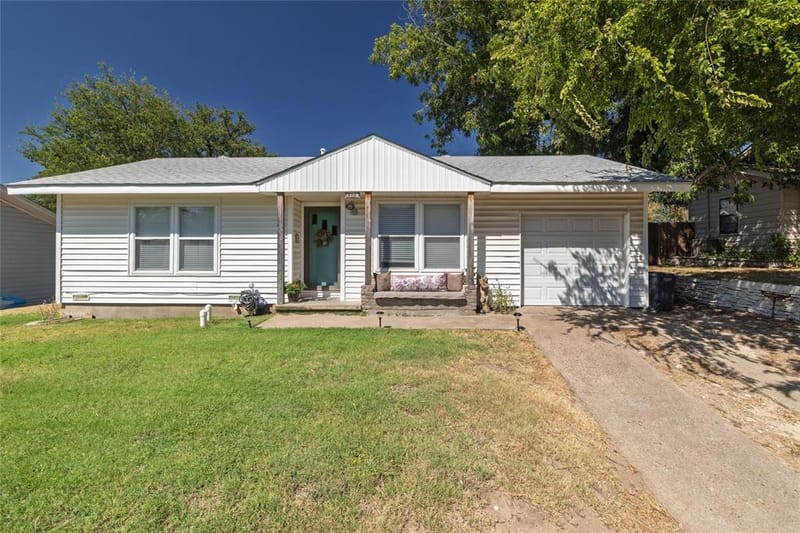 1209 Grace Street, Weatherford TX 76086