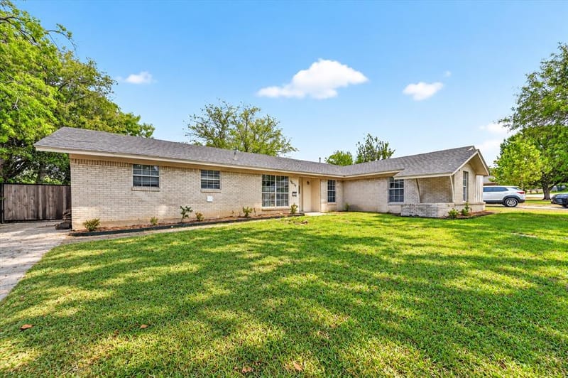 3615 Morningstar Lane, Farmers Branch TX 75234 - Photo 2