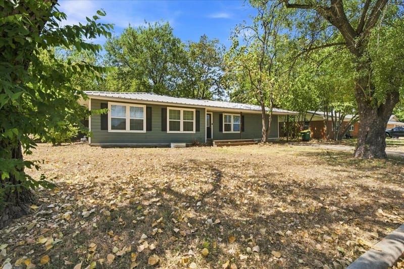 544 N Dison Drive, Robinson TX 76706 - Photo 2