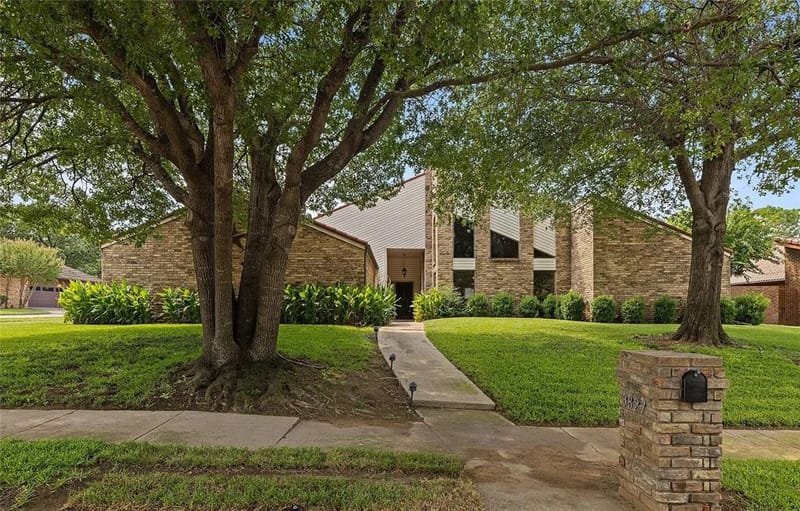 3827 Ashbury Lane, Bedford TX 76021