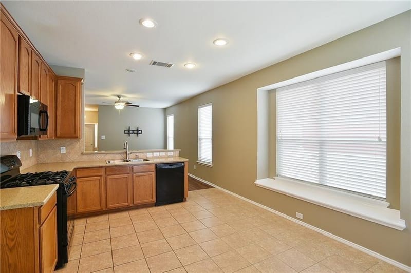 9109 Nathaniel Drive, Providence Village TX 76227 - Photo 13