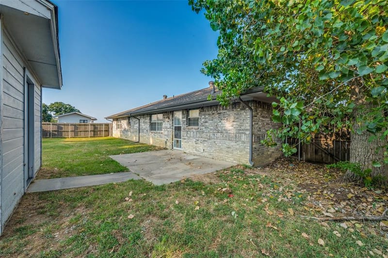 101 Sara Court, Collinsville TX 76233 - Photo 23
