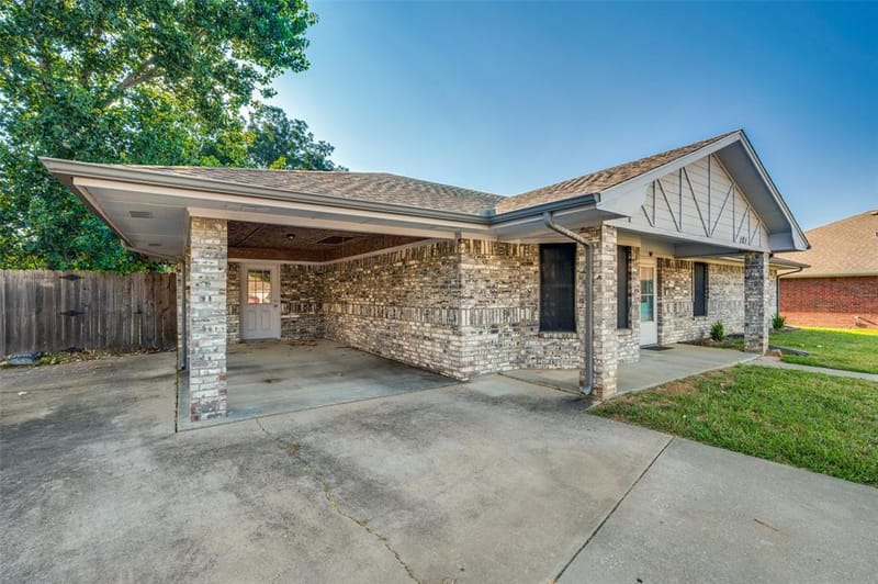 101 Sara Court, Collinsville TX 76233 - Photo 3