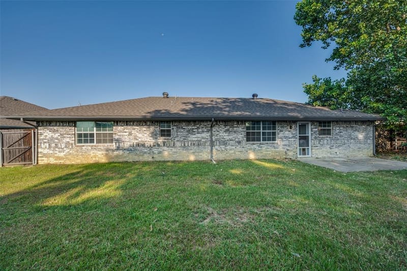 101 Sara Court, Collinsville TX 76233 - Photo 25