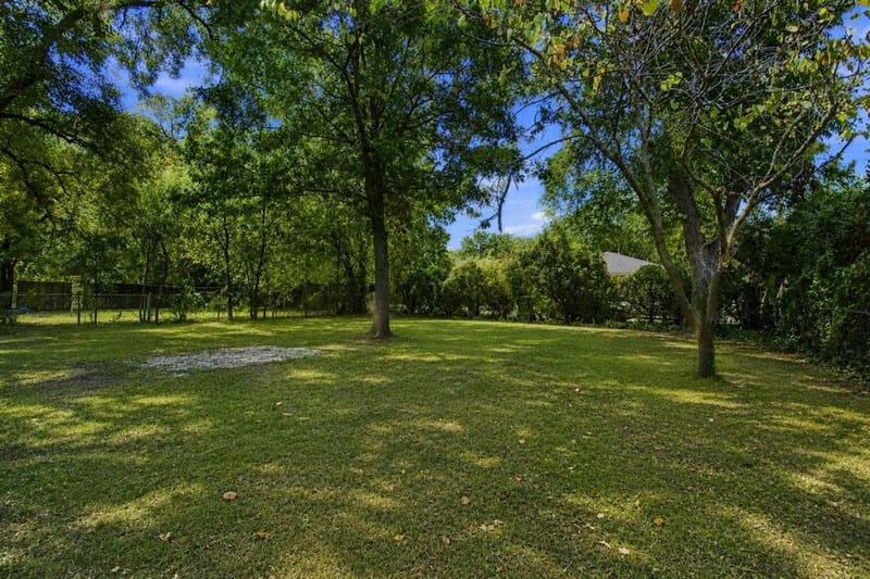 1031 Ritchey Street, Gainesville TX 76240 - Photo 22