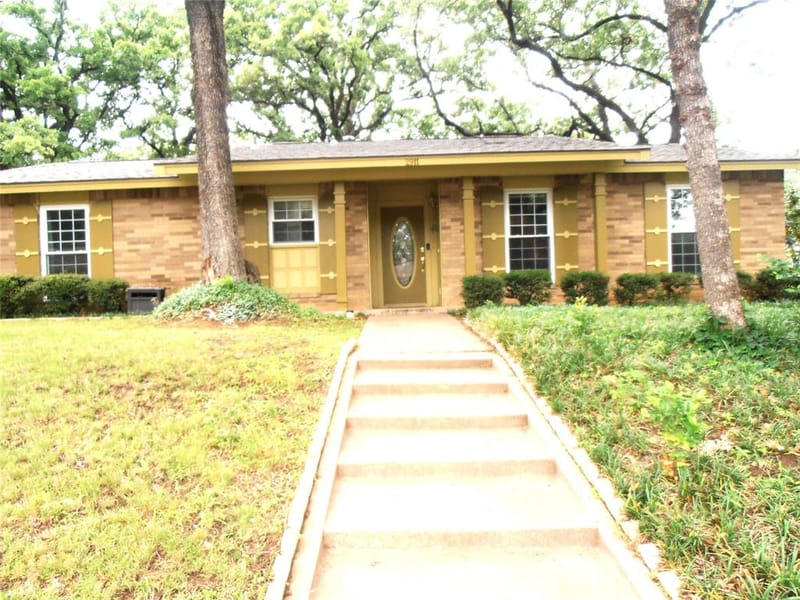 2911 Norwood Lane, Arlington TX 76013 - Photo 4