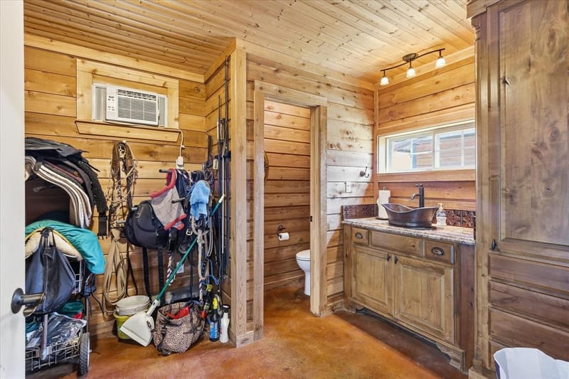 9229 Hub Clark Road, Pilot Point TX 76258 - Photo 33