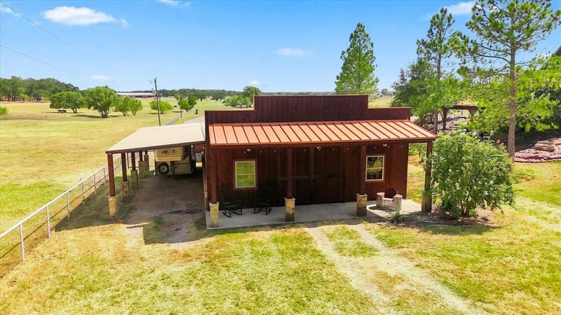 9229 Hub Clark Road, Pilot Point TX 76258 - Photo 31