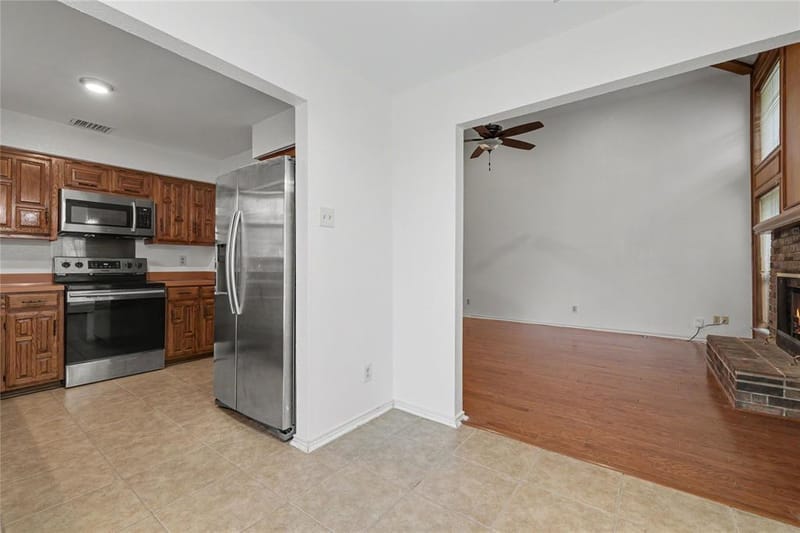 569 Briarcliff Drive, Garland TX 75043 - Photo 9