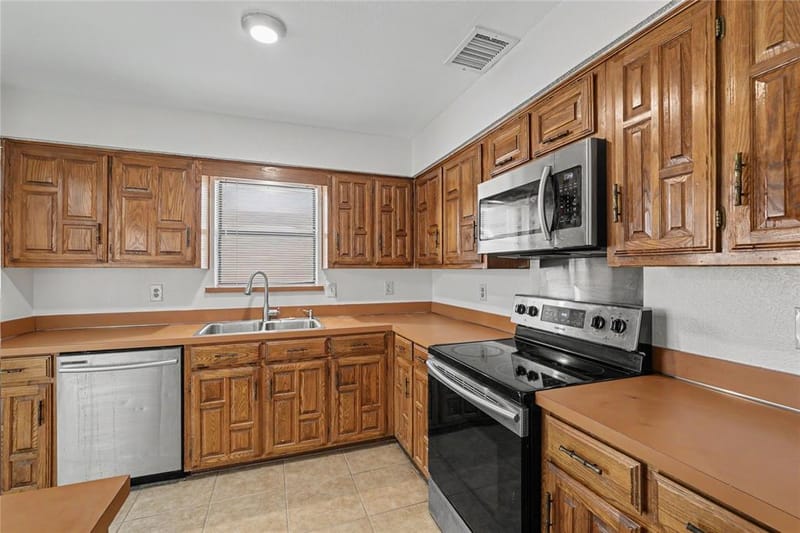 569 Briarcliff Drive, Garland TX 75043 - Photo 11