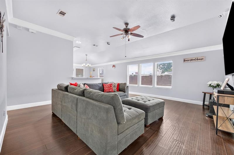 3350 Choir Street, Dallas TX 75237 - Photo 3