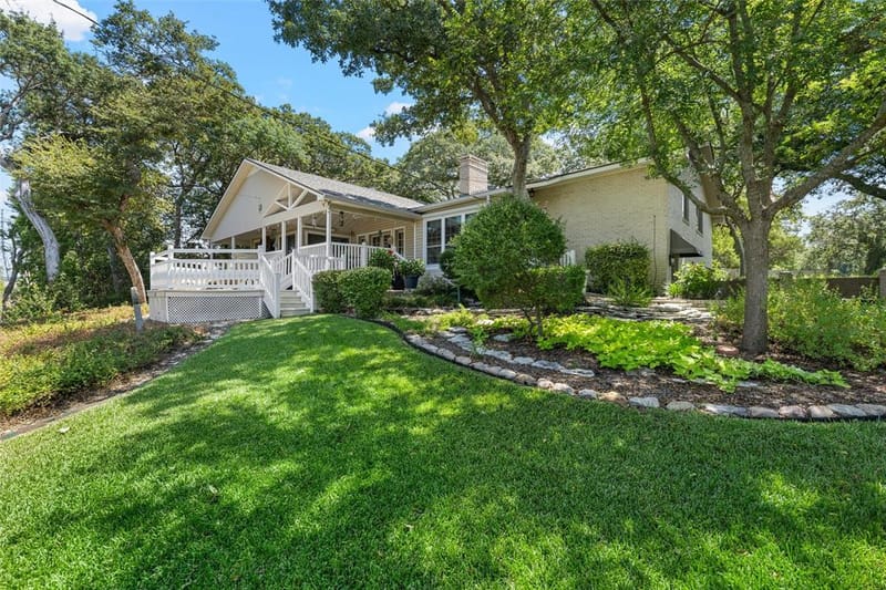 1300 Circlewood Drive, Woodway TX 76712 - Photo 6