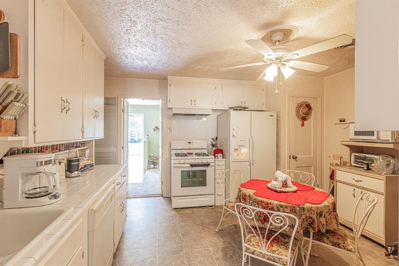 3723 Texas Drive, Dallas TX 75211 - Photo 9