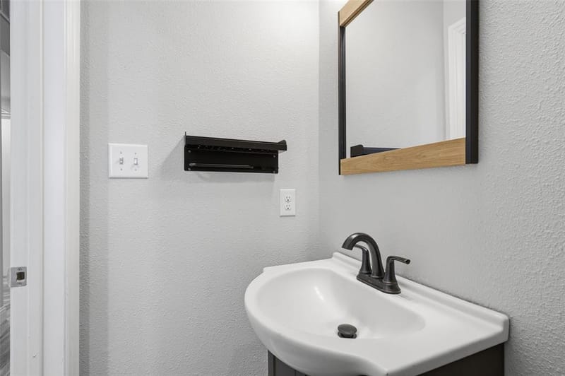 1319 Lansford Avenue, Dallas TX 75224 - Photo 20
