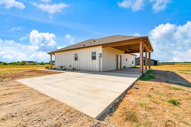 225 Private Road 33083, Sumner TX 75486 - Photo 20