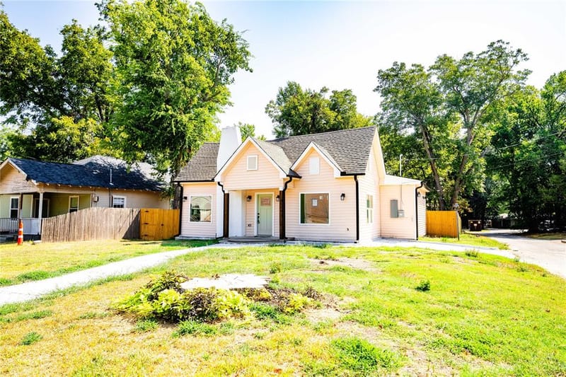 606 Davis Street N, Sulphur Springs TX 75482
