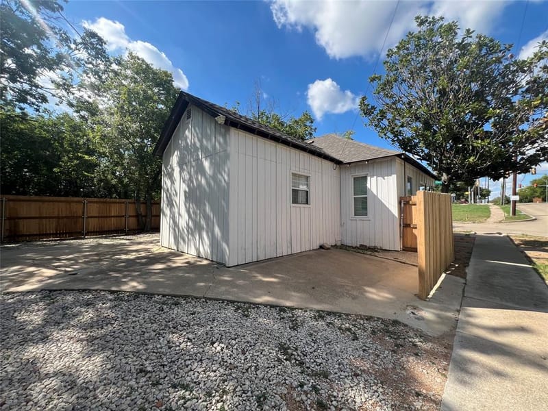 1200 New York Avenue, Fort Worth TX 76104 - Photo 3
