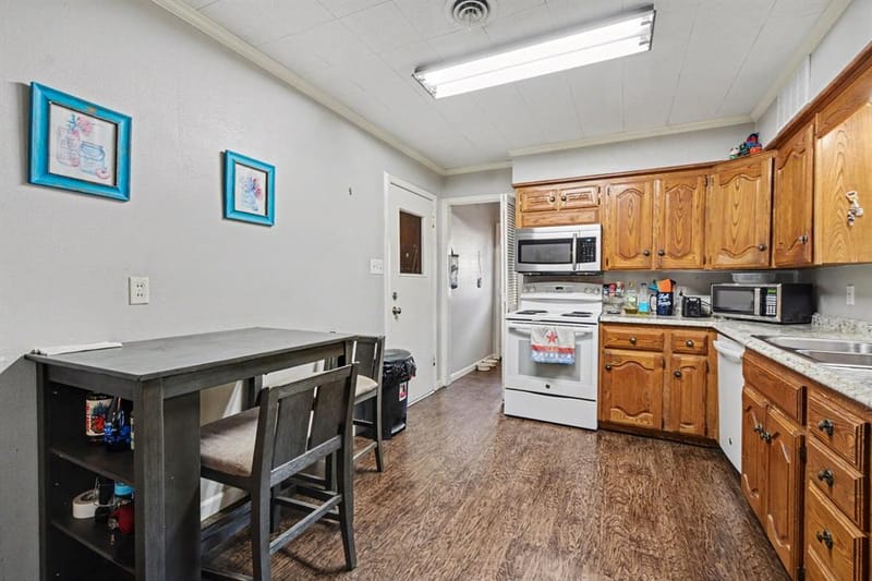 13650 Pyramid Drive, Farmers Branch TX 75234 - Photo 12
