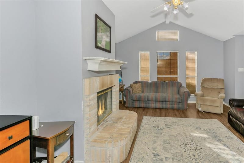 202 Lancelot Drive, Weatherford TX 76086 - Photo 4