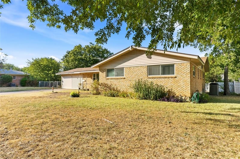 6725 Cylinda Sue Circle, North Richland Hills TX 76180 - Photo 4