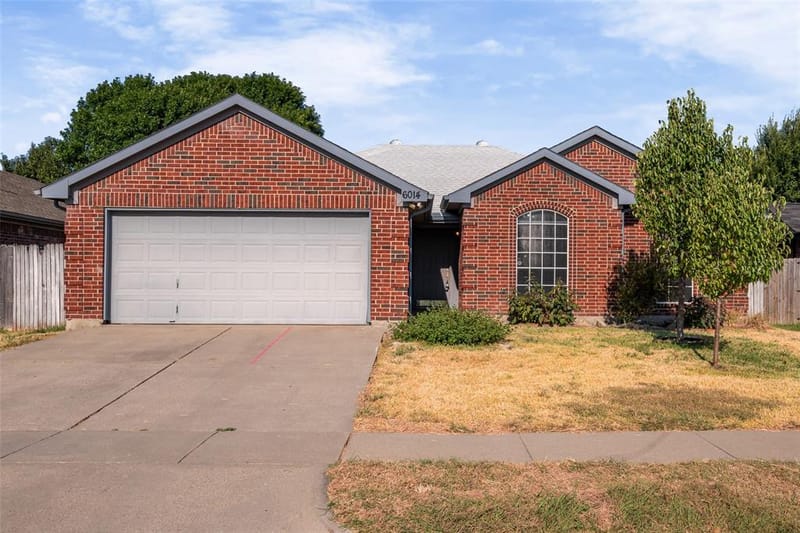 6014 Harwood Crossing Drive, Arlington TX 76018