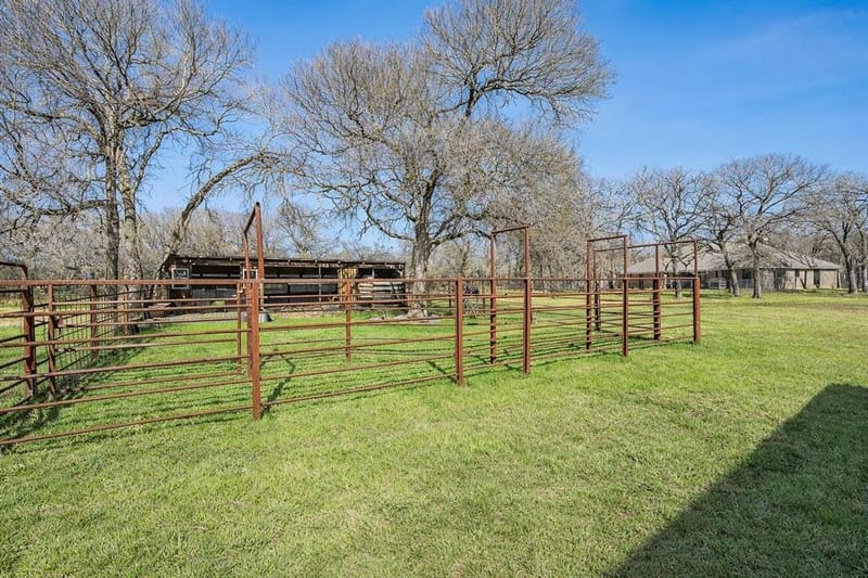 1325 N Katy Road, Elm Mott TX 76640 - Photo 23