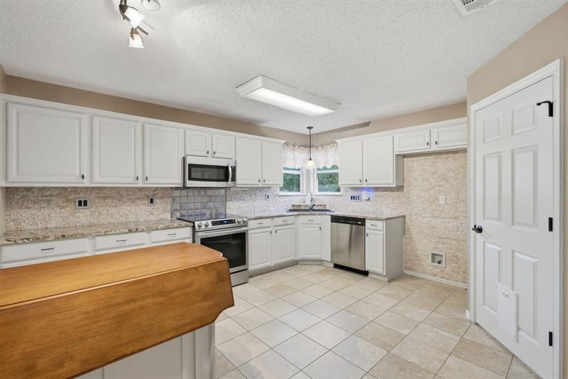 1808 Rybovich Lane, Mansfield TX 76063 - Photo 10