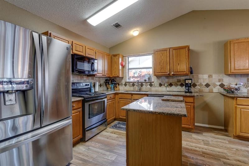 6912 Lyndale Drive, Watauga TX 76148 - Photo 24