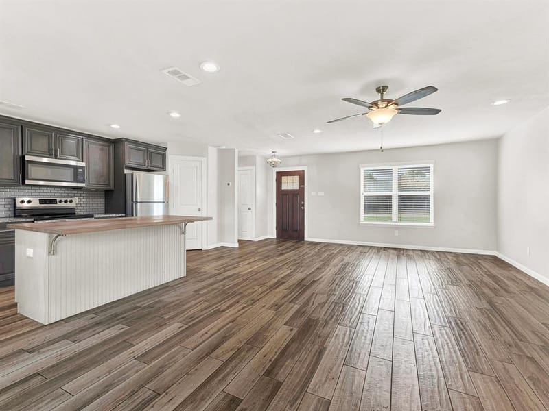 2621 Ivanridge Lane, Garland TX 75044 - Photo 4