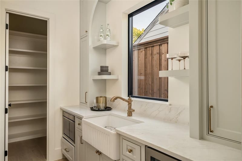4722 Cowan Avenue, Dallas TX 75209 - Photo 10