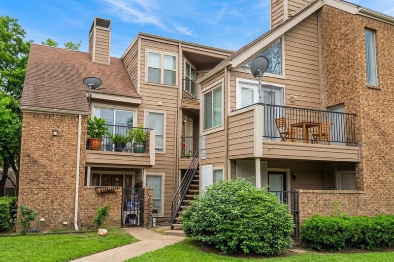 9801 Walnut Street # 304, Dallas TX 75243