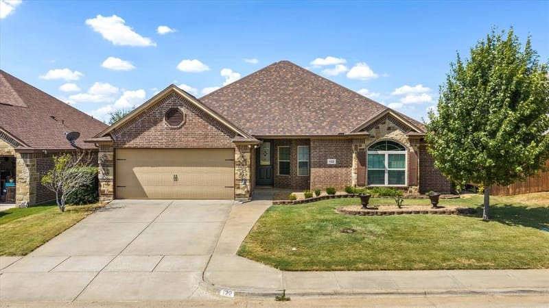 122 Donna Circle, Granbury TX 76049 - Photo 2