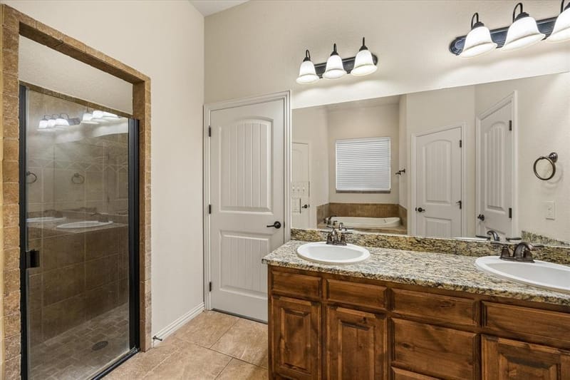 122 Donna Circle, Granbury TX 76049 - Photo 20