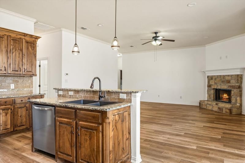 122 Donna Circle, Granbury TX 76049 - Photo 14