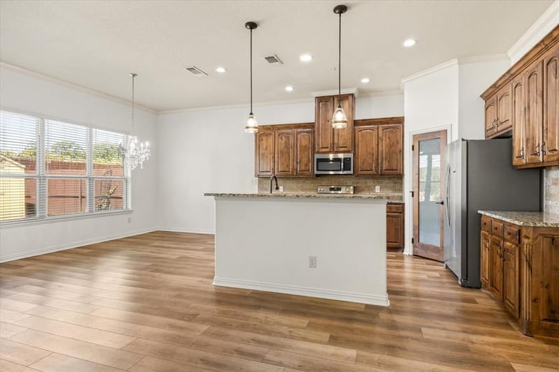 122 Donna Circle, Granbury TX 76049 - Photo 11