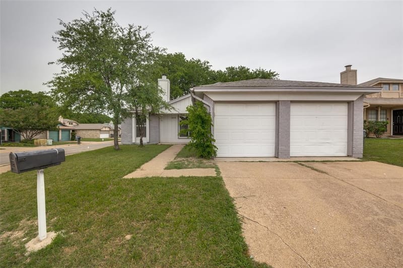 6952 Sammy Circle, Dallas TX 75237 - Photo 2