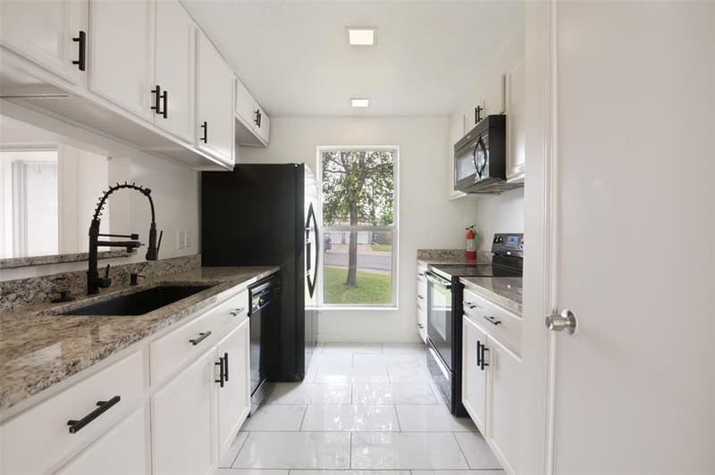 6952 Sammy Circle, Dallas TX 75237 - Photo 7