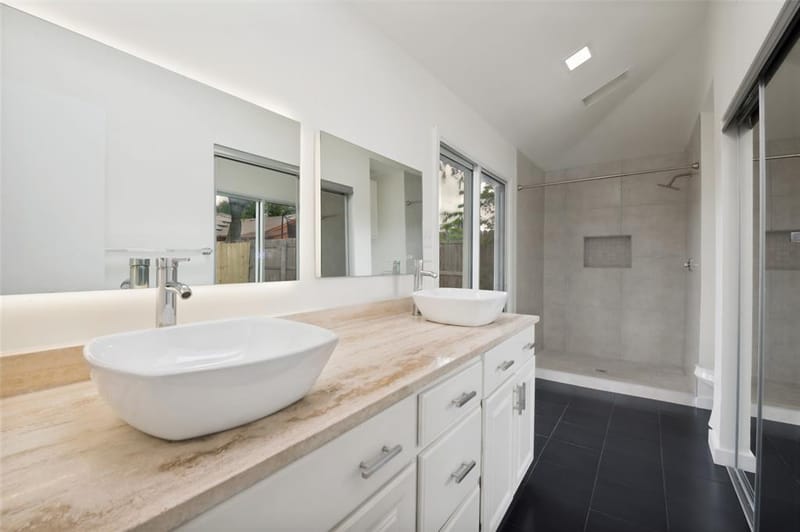 6952 Sammy Circle, Dallas TX 75237 - Photo 10