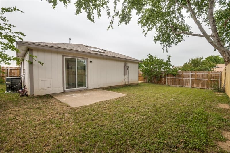 6952 Sammy Circle, Dallas TX 75237 - Photo 18