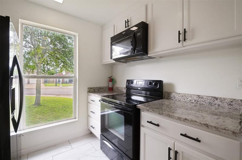 6952 Sammy Circle, Dallas TX 75237 - Photo 8