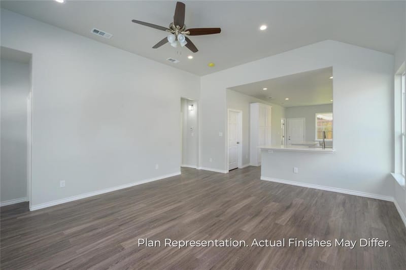 203 E Laura Avenue, Quinlan TX 75474 - Photo 3
