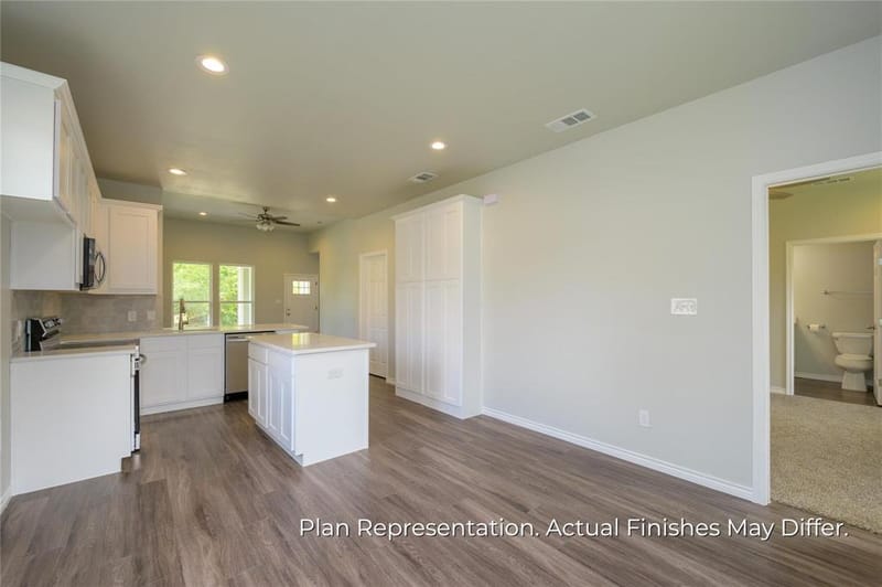 203 E Laura Avenue, Quinlan TX 75474 - Photo 9