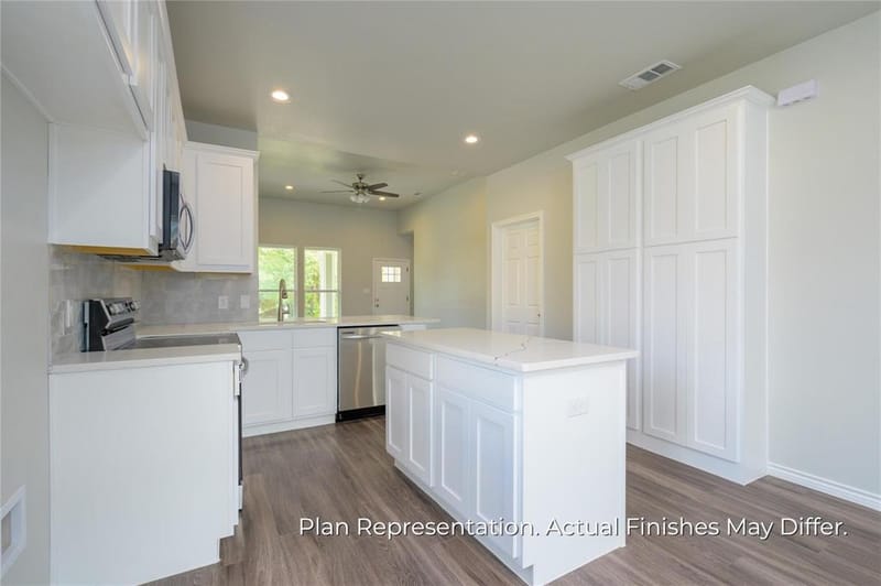 203 E Laura Avenue, Quinlan TX 75474 - Photo 8