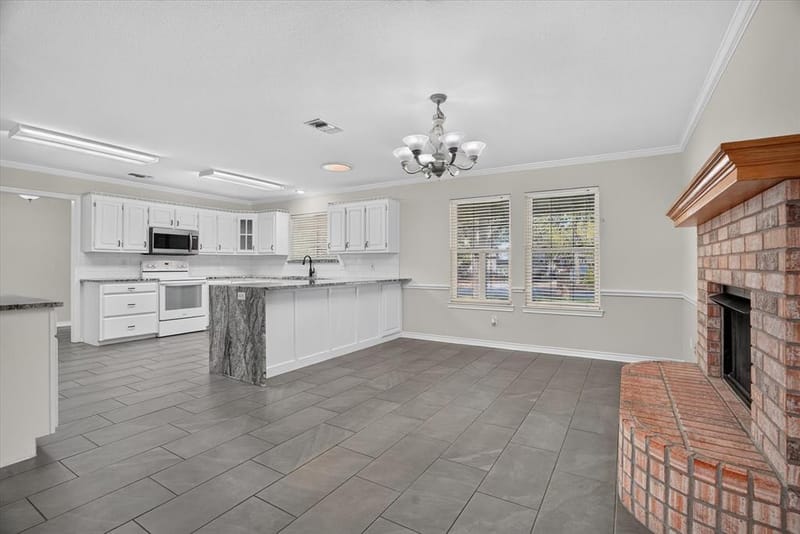 215 Mistletoe Lane, Keene TX 76059 - Photo 17